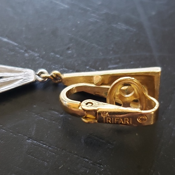 ๐HP๐Vintage Crown Trifari Necklace & Earrings - Picture 4 of 8